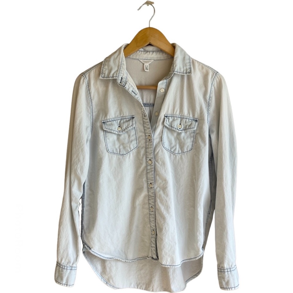 Aeropostale Light Denim Button Down Long Sleeve Shirt. Size Medium